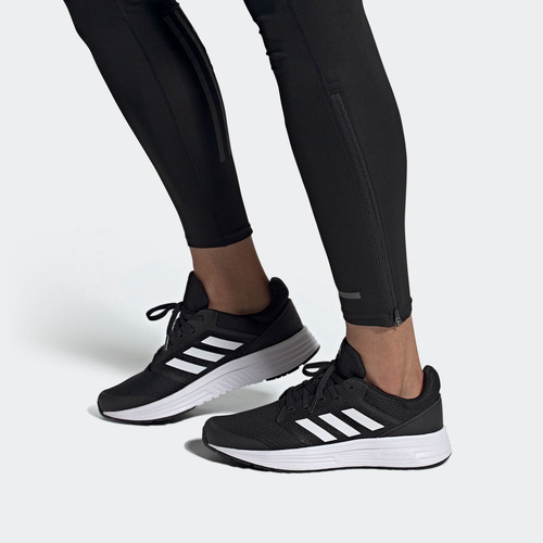 Imagen 5 de 10 de Zapatillas Galaxy 5 - Negro adidas
