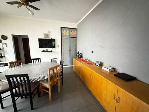 Venta| Casa De 6 Amb Desarrollada En Dos Plantas C/patio, Jardín C/parrilla Y Gran Terraza|saavedra