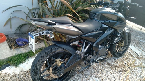 Imagen 2 de 6 de Moto Bajaj Rouser Ns 200