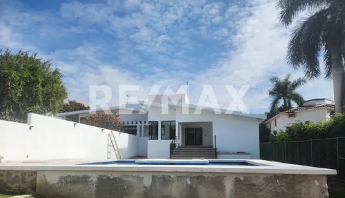 Casa En Venta En Morelos, Fraccionamiento Lomas De Cocoyoc