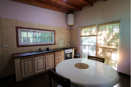 Imagen 10 de 30 de Venta Casa Quinta Virrey Del Pino Extenso Lote. Si Algo Nos Dejó La Pandemia Es La Necesidad De Vivir Con Espacio, Naturaleza Y Disfrutando De La Familia. Un Entorno Ideal Para Tu Gente. Inmobiliaria