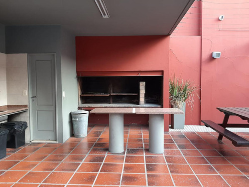 Departamento 2 Ambientes De Categoría Con Cochera En Morón Centro