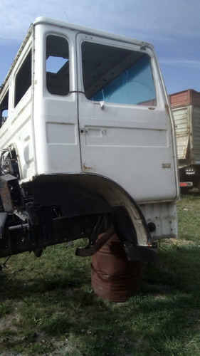 Renault 300 (solo Cabina)