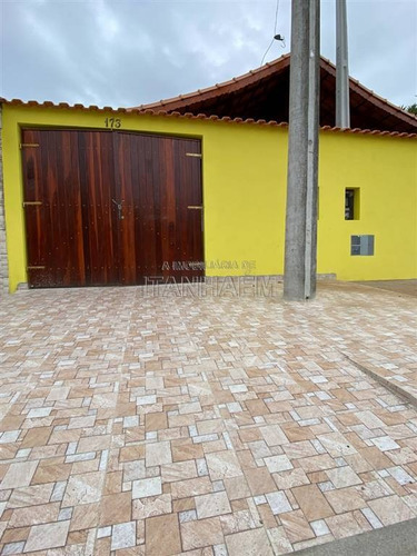 Imagem 18 de 30 de Casa Com Piscina - Ivo51