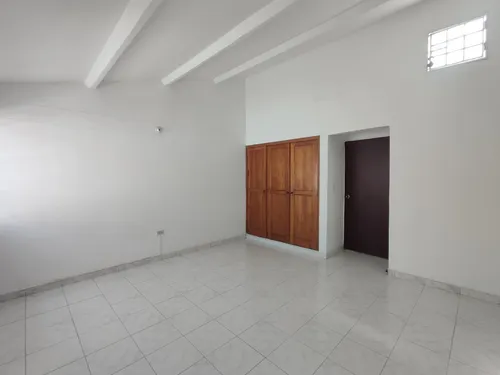 Casa En Venta En Niza. Cod V30390
