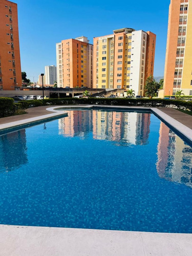 Sky Group Vende Apartamento Amoblado Rincon Mañongo Doral Country. Luz Coelho