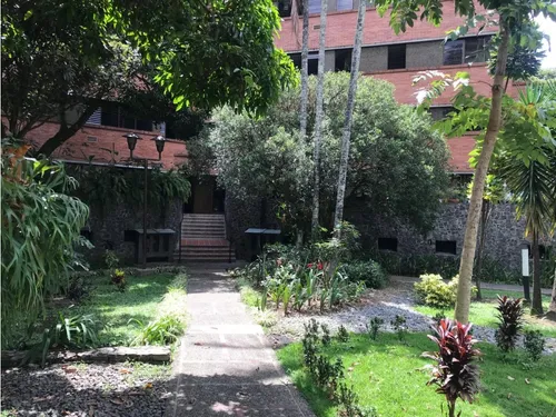 Amplio Apartamento Poblado Castropol Parte Baja