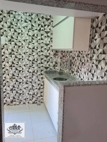 Imagem 12 de 16 de Apartamento Todo Reformado, 2 Quartos Com Armários, Sala, Varandão Fechada, Banheiro Social, Cozinha Planejada, Área E Banheiro De Empregada - Ap0216