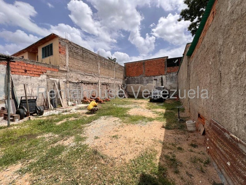 En Venta Terreno Con Locales En Santa Rosa, Maracay (jbra)