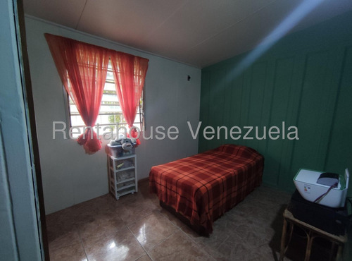 Bellísima Y Acogedora Casa En Venta Colinas De Carrizal, Altos Mirandinos 25-12196 Edf