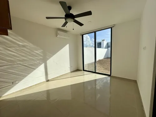 Residencia En Venta De 4 Recámaras En Privada Amanthea.