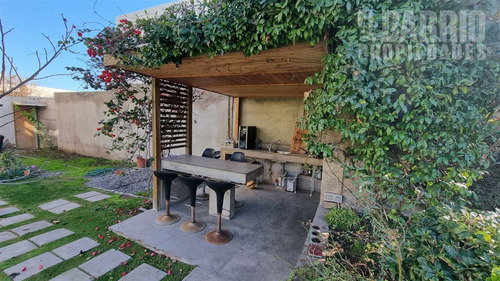 Casa En Venta De 3 Dorm. En Piedra Roja, Chicureo