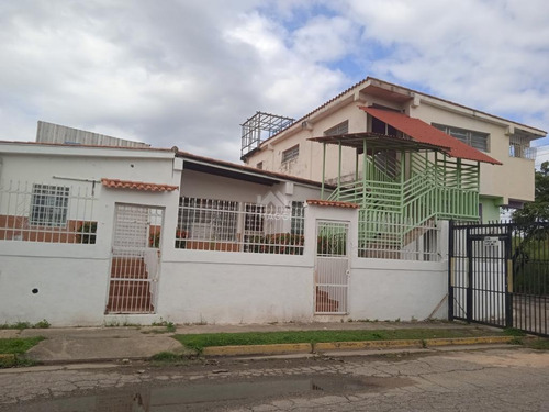 Alquiler Casa Comercial Parque Valencia (cod. 44-1342)  Lh