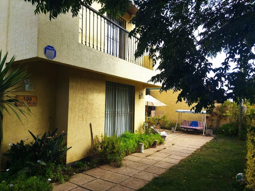 Venta De Casa Solidad En El Sector De El Canelo Algarrobo.