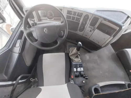 Renault Premium 440