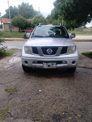 Nissan Frontier 2.5 Le Cab Doble 4x4 Tap. Cuero