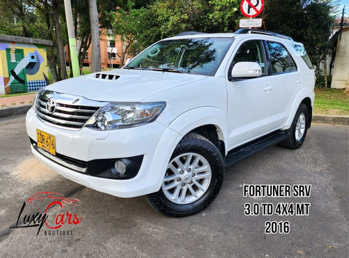 Toyota Fortuner 3.0 Sr5