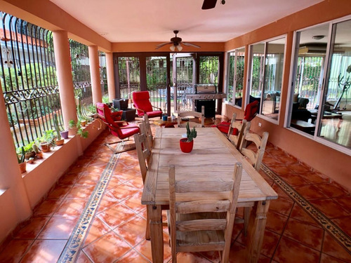 Imagen 5 de 8 de Venta Amplia Casa En Las Praderas