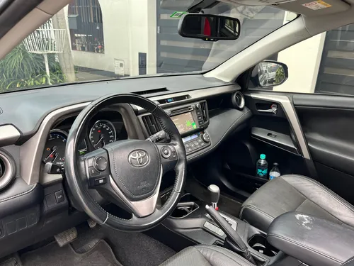 Toyota RAV4 2.0 Street