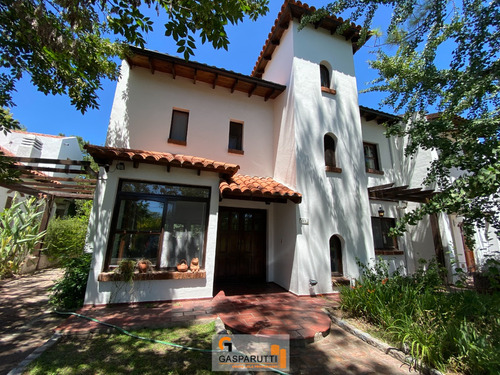 Casa En Alquiler En Aranjuez Country Club, 3 Dormitorios!