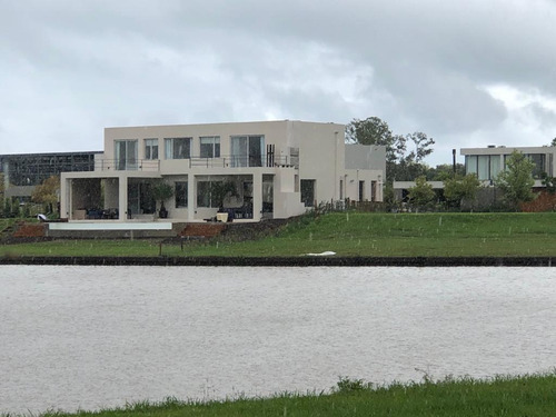 Casa - Albanueva
