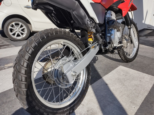 Imagen 4 de 10 de Honda Tornado 250