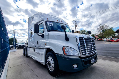 Freightliner Cascadia 125 6x4 Diesel 2016 Cabina Extendida