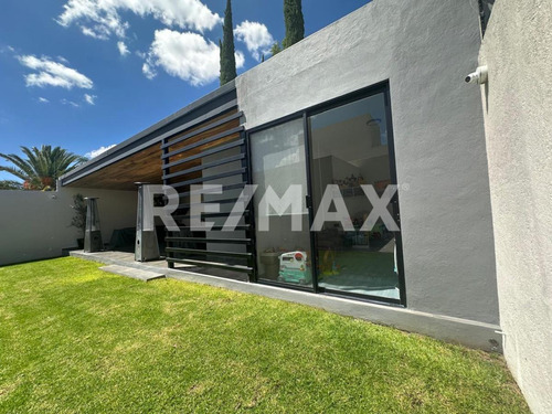 Casa En Venta En Condominio Jurica Mesón San Francisco