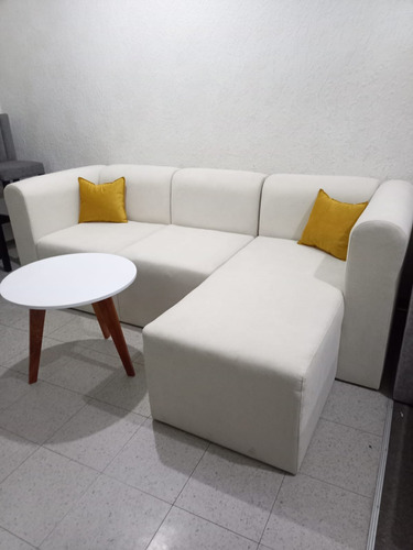 Sofa Modelo Berlin + Mesa Nórdica