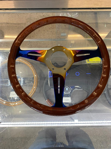 Volante Nardi De Madera Y Color Tornasol.