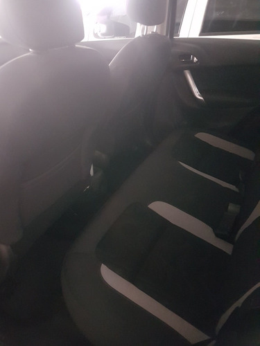 Imagem 4 de 9 de Citroën C3 2015 1.5 Tendance Flex 5p