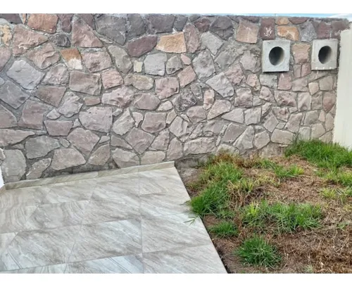 Casa En Renta Con Cuarto De Servicio En Zibata K