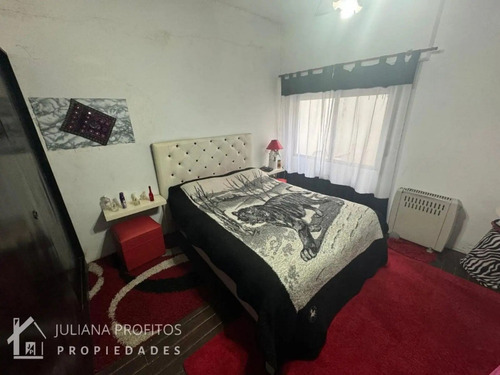 Casa En Venta. Planta Baja Con Dos Unidades Funcionales.