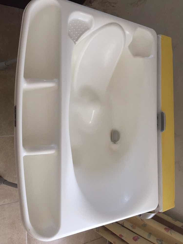 Bañito Con Cambiador, Cam
