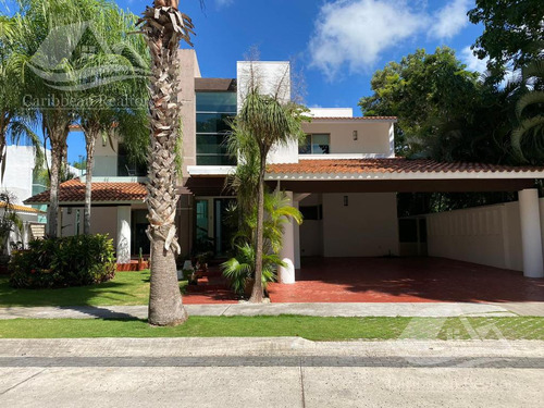 Casa En  Venta En Villa Magna Cancun B-pcn6145