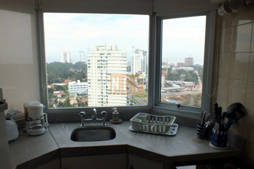 Apartamento En Lindisima Zona A Pasos De Punta Shopping - Ref: 4931