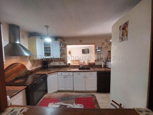 Imagen 4 de 13 de #22-24088 Alquiler Acogedora Casa De Múltiples Niveles, Que Le Brinda Privacidad En Cada Ambiente