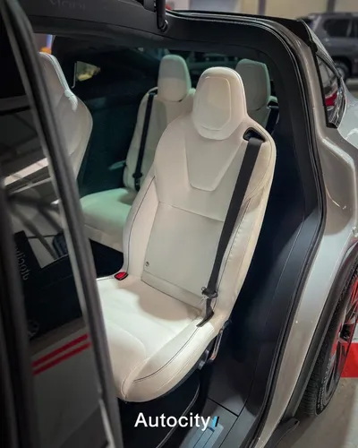 Tesla Model X 2023