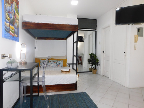 Salinas Sector Malecón Yacht Club- Ubicación Central A 3 Cuadras Playa- Mar Departamento Tipo Estudio Amoblado Equipado Área Tranquila-segura- Comercial