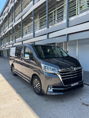 Imagen 3 de 12 de Toyota Hiace 2022 2.8 Tdi Wagon 6at 10a