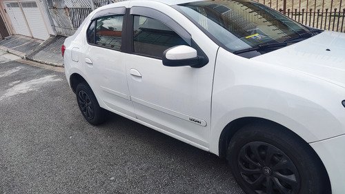 Renault Logan 1.6 Expression Hi-power Easy-r 4p