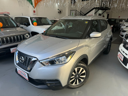 Nissan Kicks S CVT