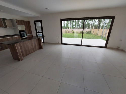 Imagen 11 de 15 de Dúplex · Venta · Barrio Privado · 3 Dormitorios