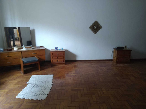 Imagem 10 de 25 de Casa 04 Quartos Próximo A Avenida Silva Lobo. - 2698
