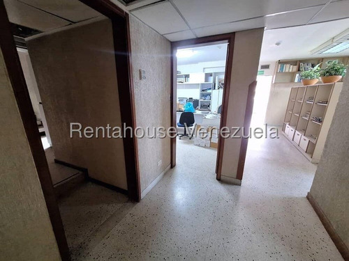 Casa Comercial En Venta En Los Dos Caminos Caracas Angela Tochon A Pie De Calle Uso Comercial Av Principal