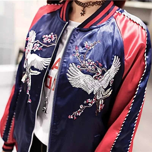 Imagen 8 de 10 de Chaqueta Bomber Bordado Japonés Grulla Azul Marino Y Rojo