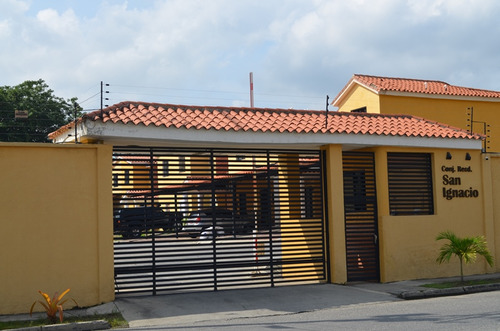 Rosaura Cortez Vende Townhouse De Esquina En San Diego Res.  San Ignacio