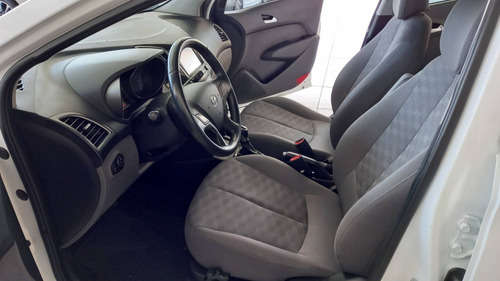 Imagem 6 de 11 de Hyundai Hb20s 1.6 Premium 16v Flex 4p Automático