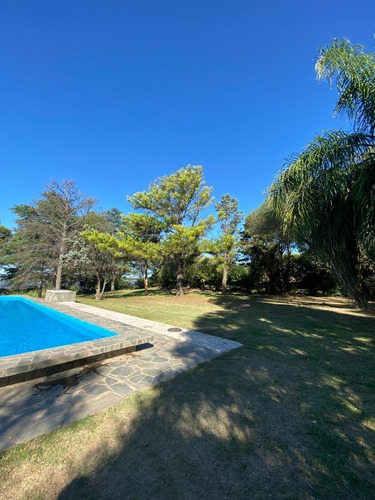 Imagen 5 de 29 de Extensa Casa Quinta Sobre El Rio Paraná