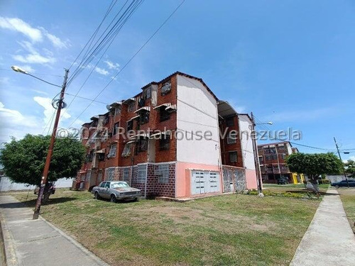 Apartamento En Venta, Urb. Mata Redonda, Maracay 24-24832 Yr